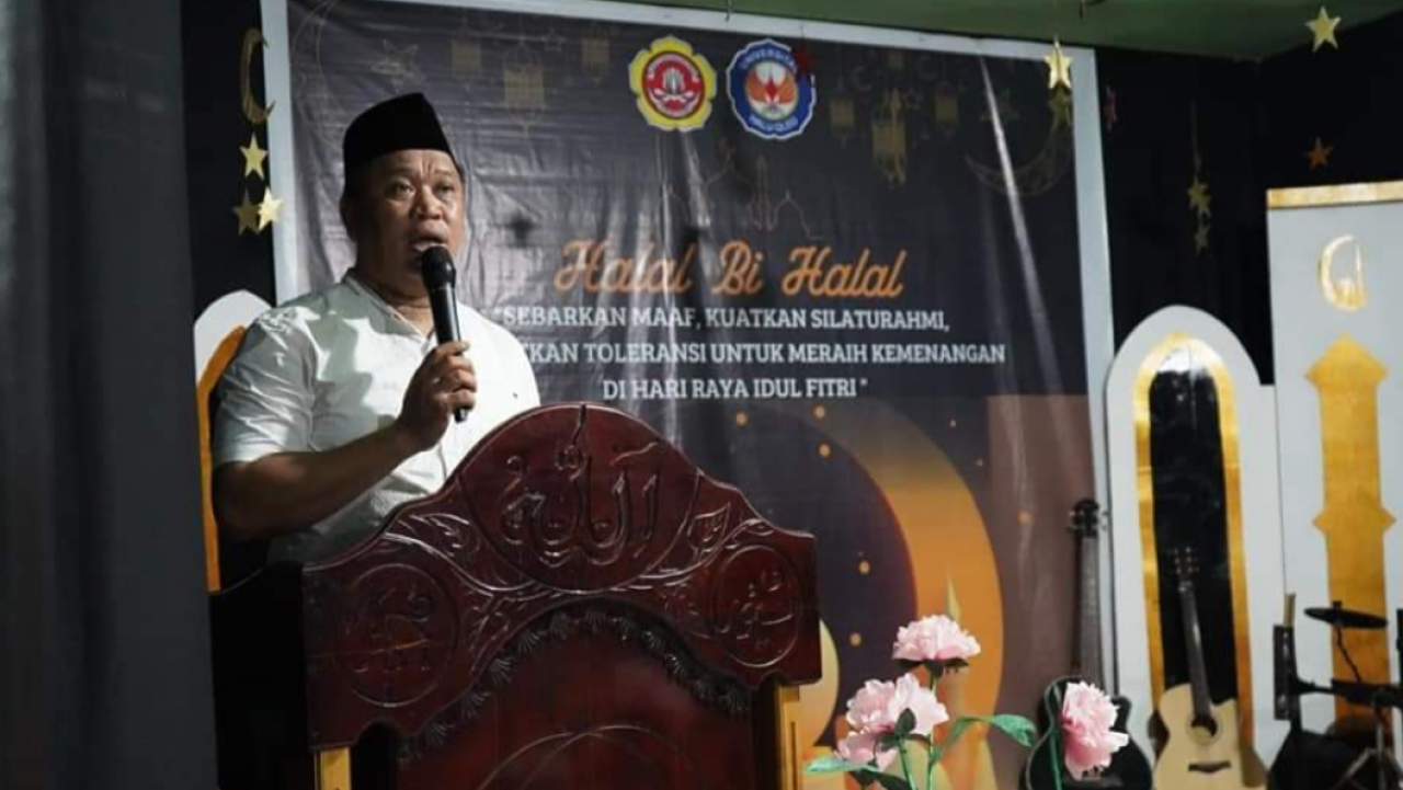 Sambangi Desa Wawohine, H. Ruksamin Berbagi Dukungan Inspiratif Kepada Generasi Muda