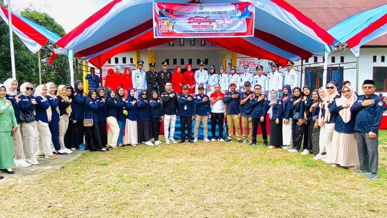 PPK, PPS Sekretariat PPK dan Sekretariat PPS Se Kecamatan Onembute Mengikuti Upacara HUT RI Ke-79