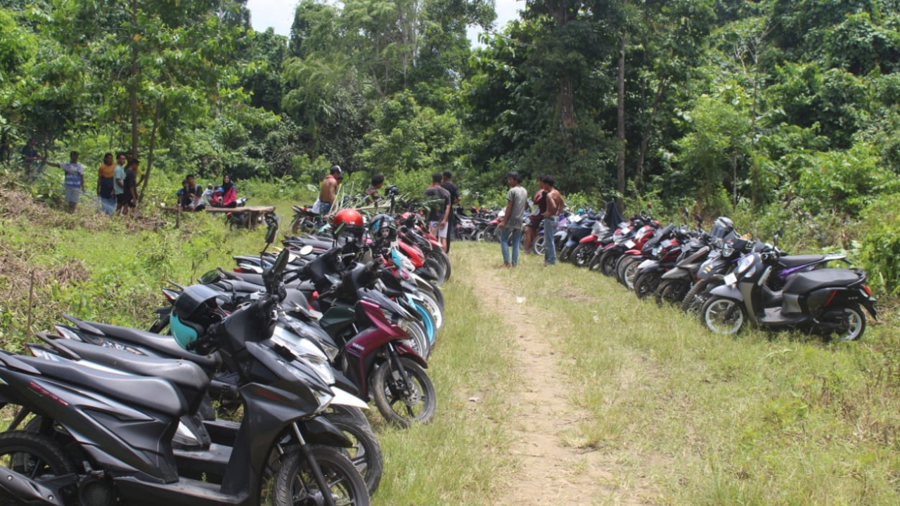 Area Parkir Menuju Wisata Air terjun