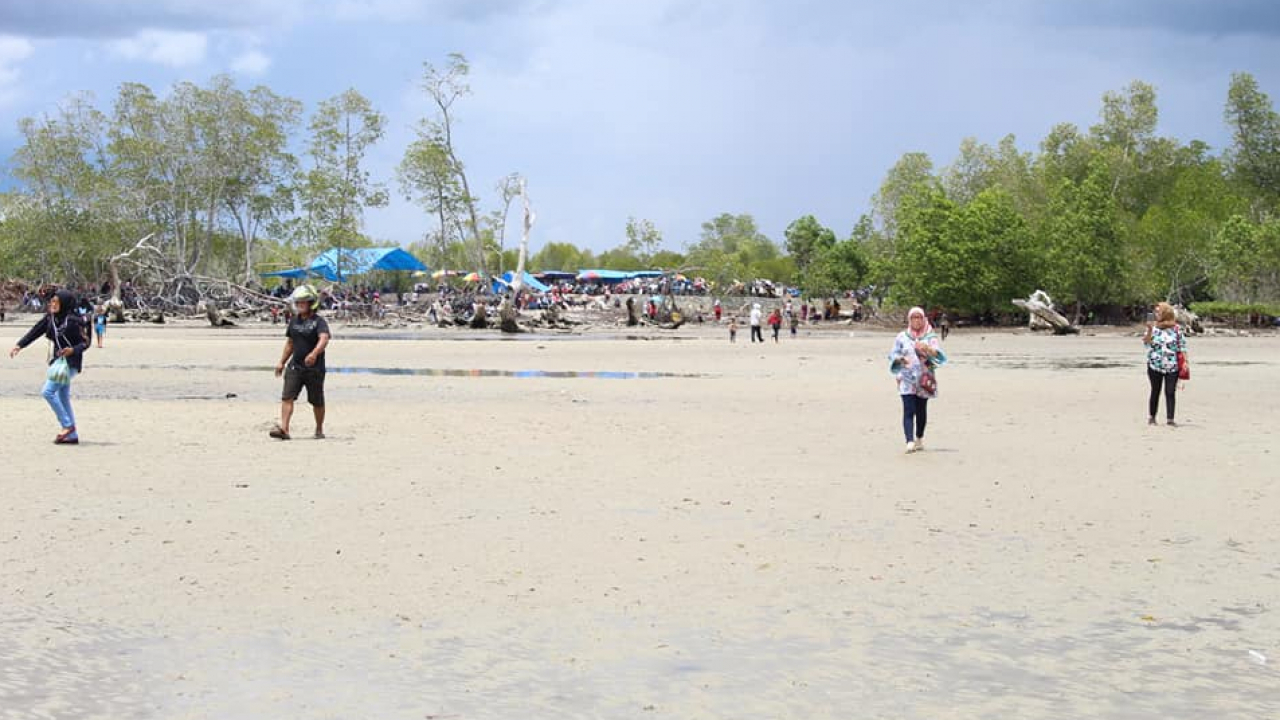 PANTAI PASIR PUTIH WTM