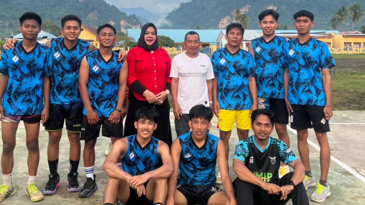 TIM VOLLY PUTRA DESA BUKIT TINGGI MERAIH JUARA II DI AJANG PERLOMBAAN HUT RI
