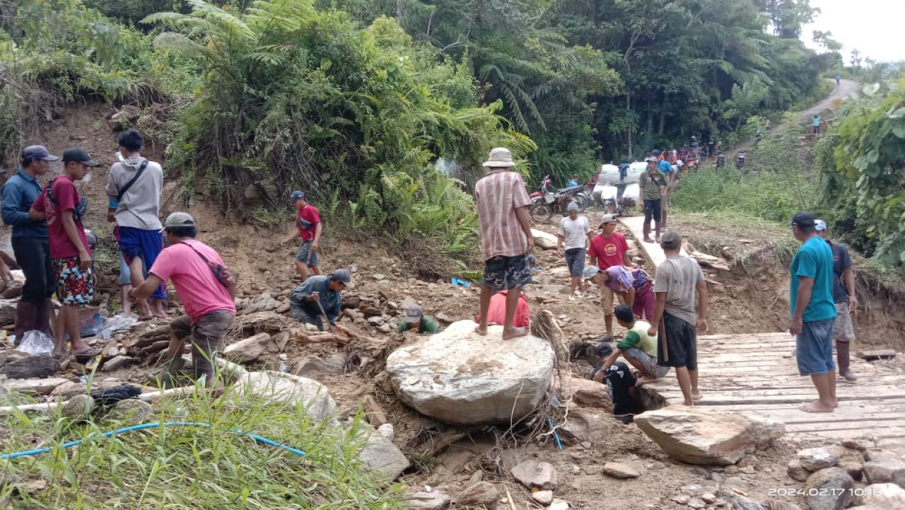 Warga Desa Saludongka bangun jalan, jembatan dan talud bronjong secara swadaya