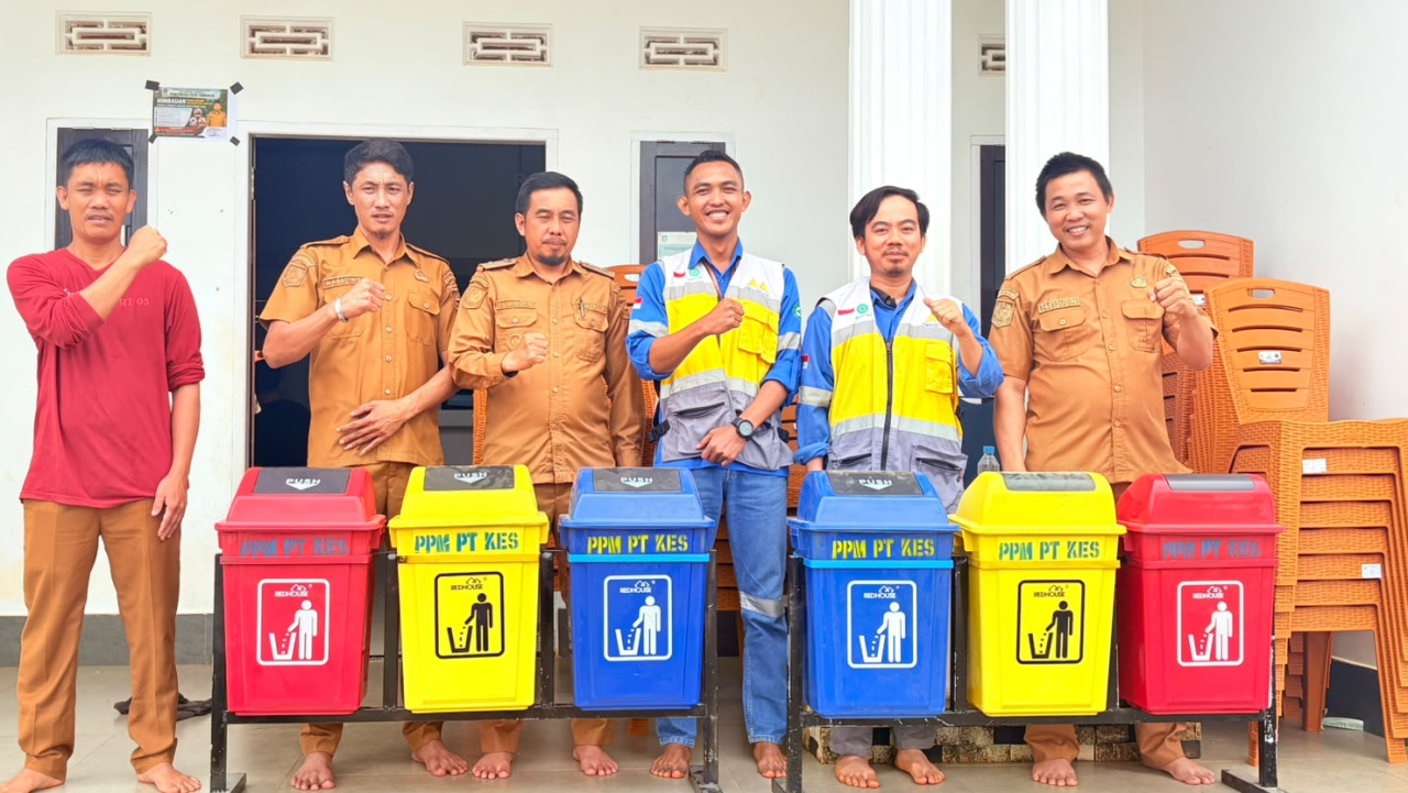 WUJUD NYATA KEPEDULIAN, PT KES SERAHKAN BANTUAN SARANA KANTOR DAN BALAI DESA TAMBAKUA