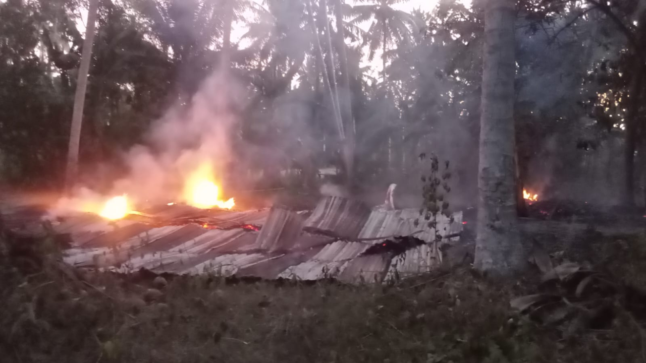 1 Unit Rumah di Desa Teratai di Lahap si Jago Merah