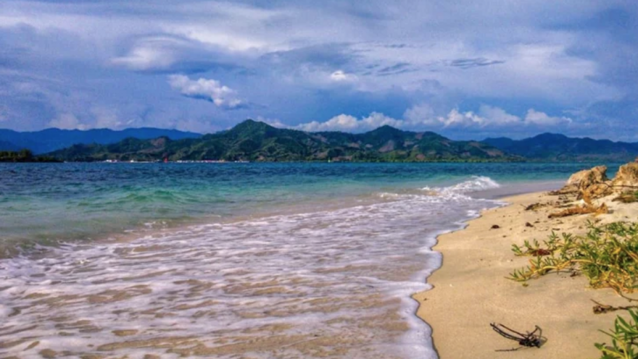 Pulau Asiangi Boalemo