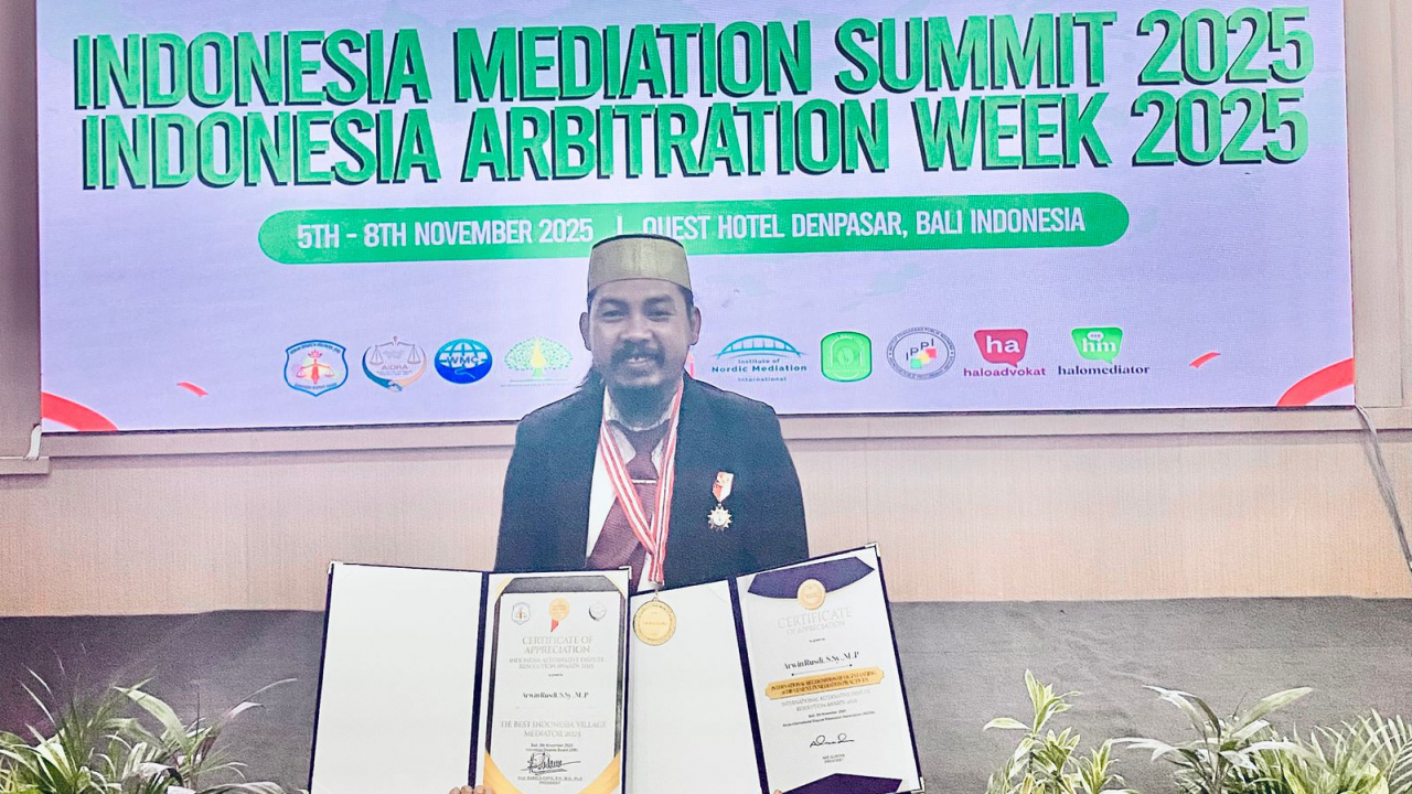 Kepala Desa Bulu Bonggu, Arwin Rusdi, S.Sy., NL.P, Raih Dua Penghargaan Bergengsi Nasional dan Internasional di Ajang Alternative Dispute ResolutionAwards2025