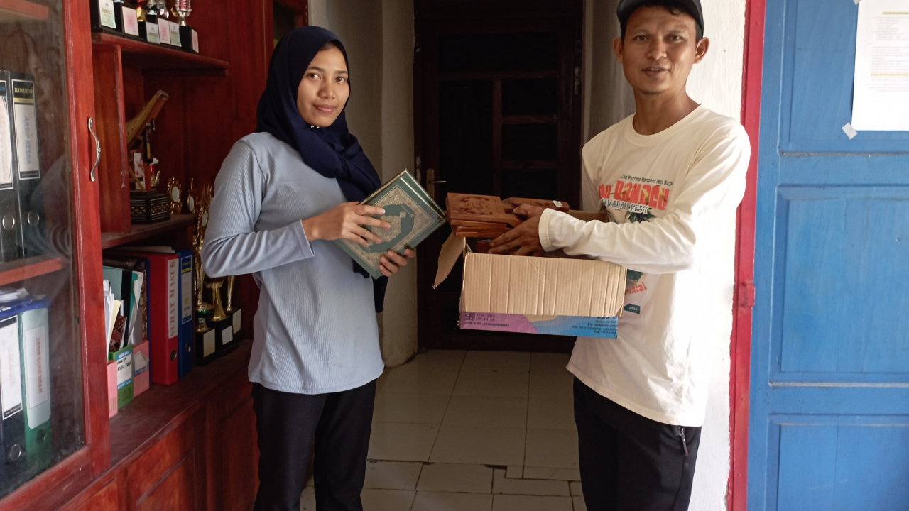 Bulu Bonggu: Masjid Kebanjiran Alquran dan Rehal Baru