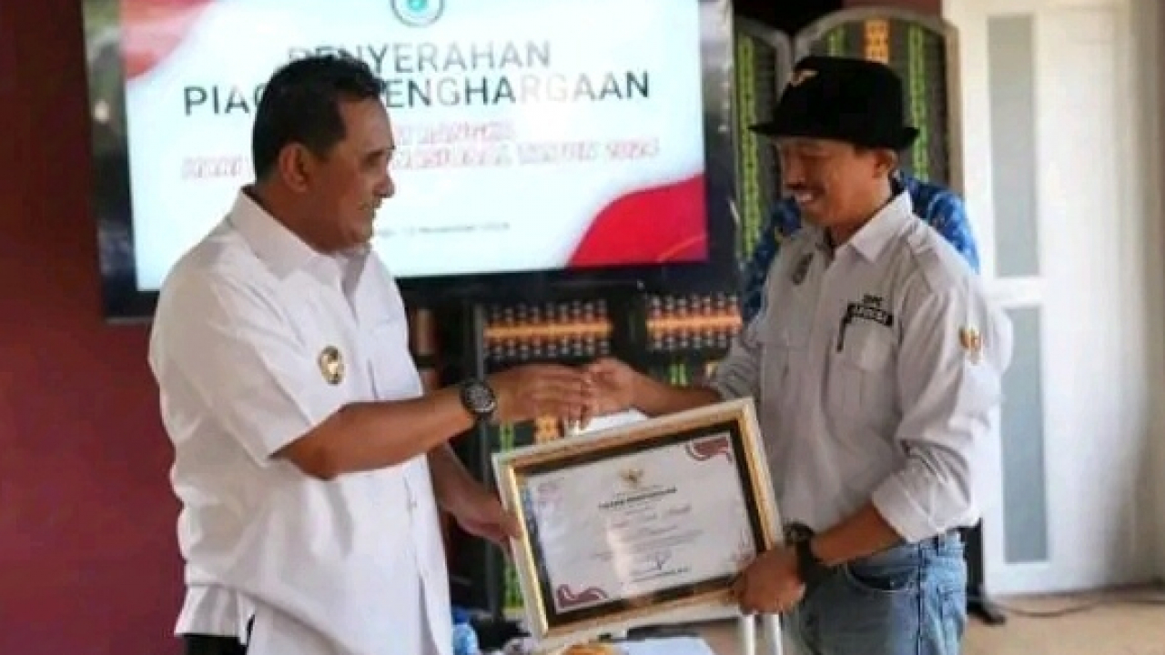 Pertama Sejak 32 Tahun,Kades Bonda Dapat Penghargaan Dari Pj Gubernur Sulbar
