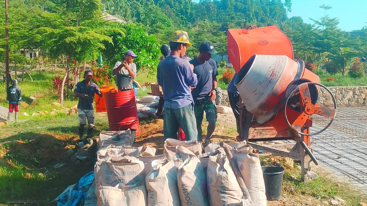 Pembangunan Kolam Renang Desa Tommo Tahap II: Pengecoran Lantai Dasar Selesai Tepat Waktu