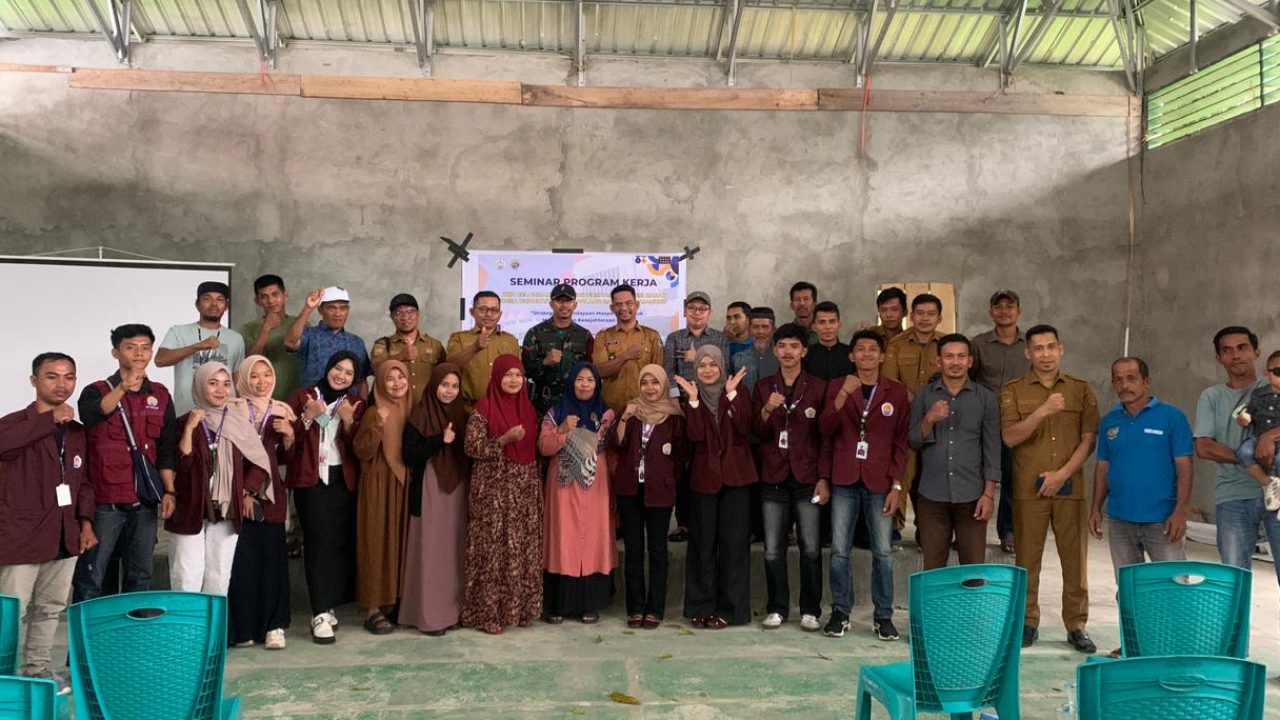 Mahasiswa KKN Angkatan XXVI UNIVERSITA Sulawesi Barat sukses melaksanakan Seminar Program Kerja di Desa Dungkait