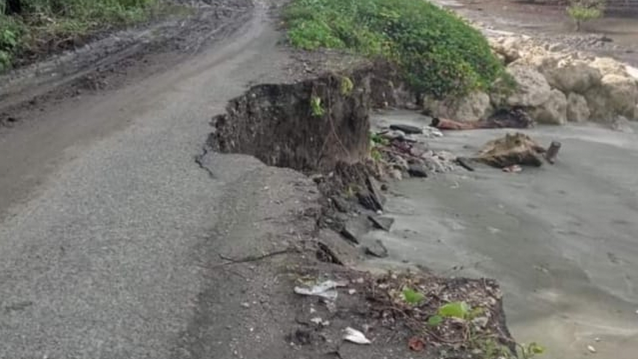 Abrasi Jalan Utama di Dusun Pangseangan Ancam Aksesibilitas Warga