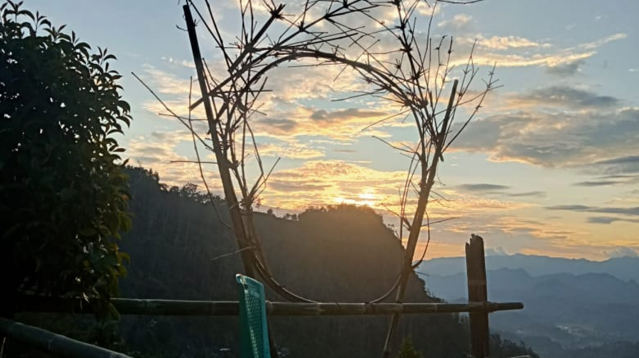 Menikmati Panorama Alam Desa Balatana