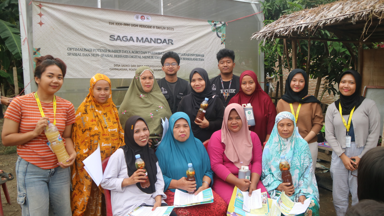 Solusi Bertani di Lahan Sempit: KKN UGM Saga Mandar 2025 Gelar Sosialisasi Budidaya Sayuran Hidroponik di Dusun Palludai