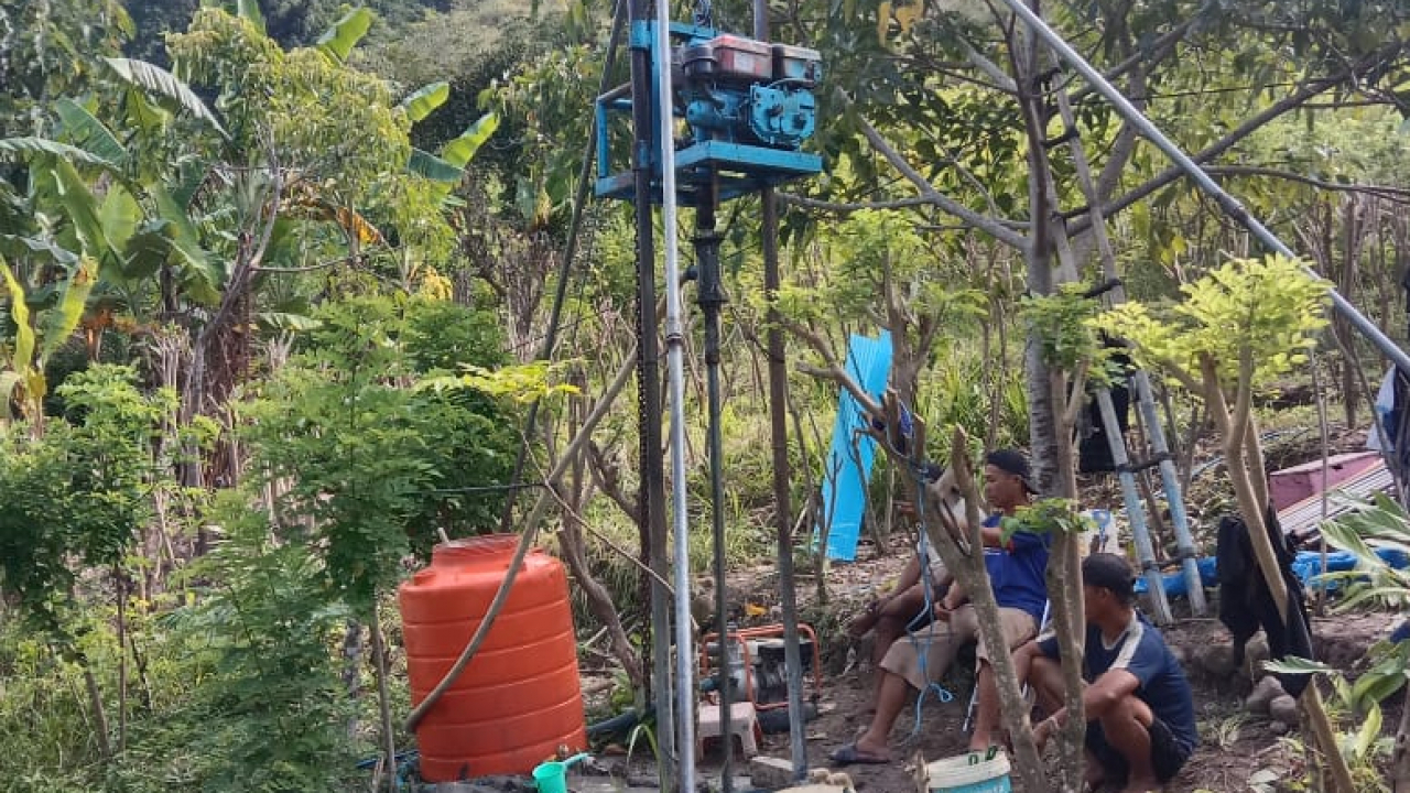 Pembangunan Sumur Bor di Tiga Titik Desa Banua Adolang Menggunakan Dana Desa 2025