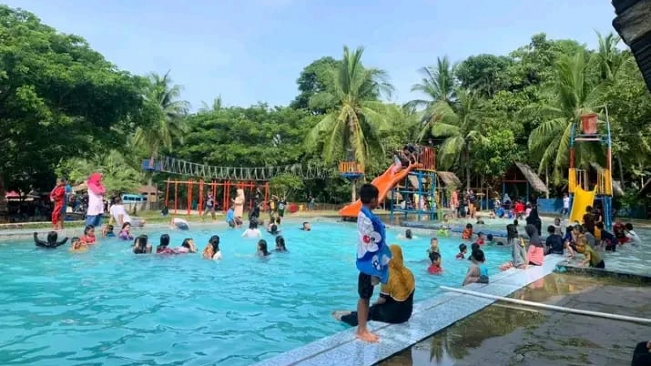 KOLAM RENANG LAMBE LAMBE