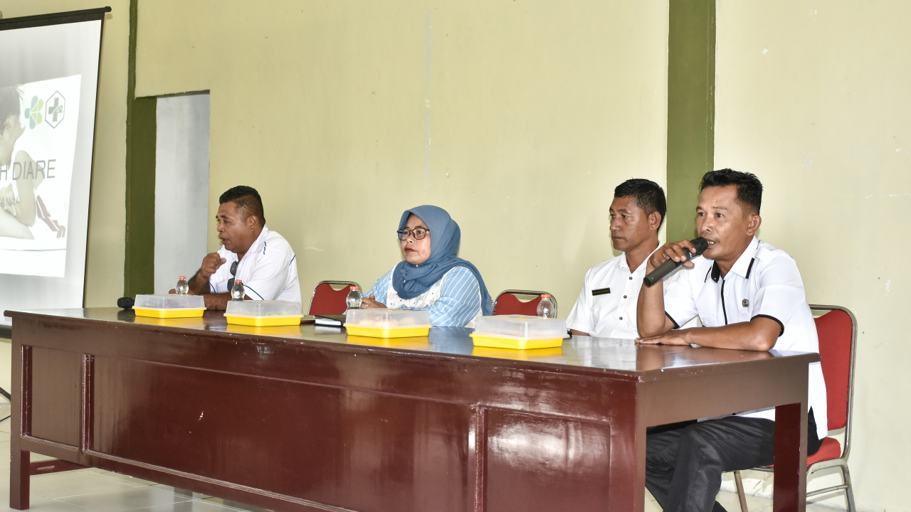 SINERGI KESEHATAN: PUSKESMAS WAMLANA GELAR PENYULUHAN DIARE DAN PHBS BERSAMA POSYANDU MELATI