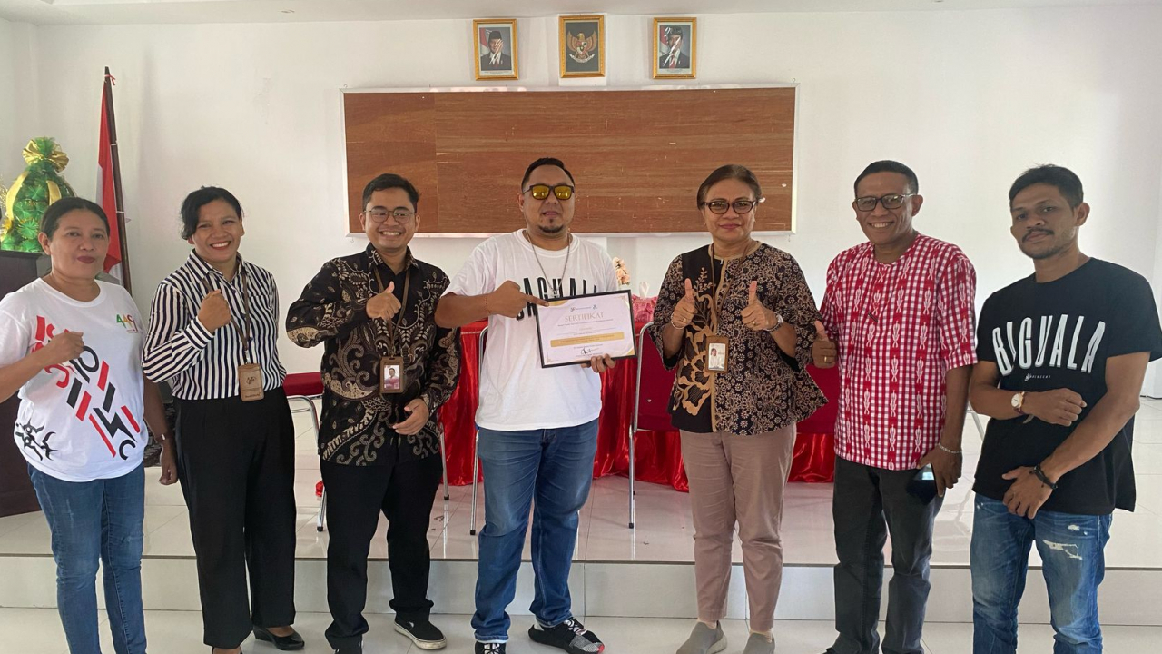 Penghargaan Desa Cantik (Cinta Statistik) oleh Badan Pusat Statistik Kota Ambon kepada NEGERI PASSO