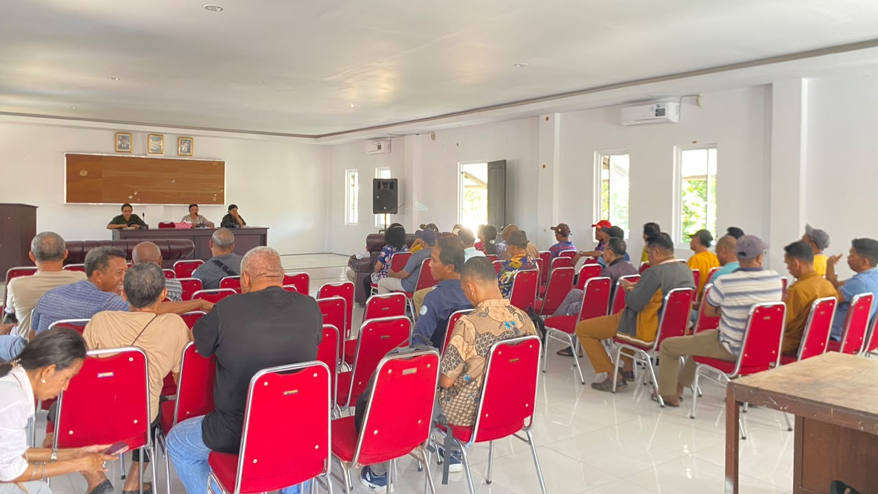 Pertemuan RT/RW Terkait Perlinsos bagi masyarakat sekaligus pengambilan Operasional RT/RW Negeri Passo