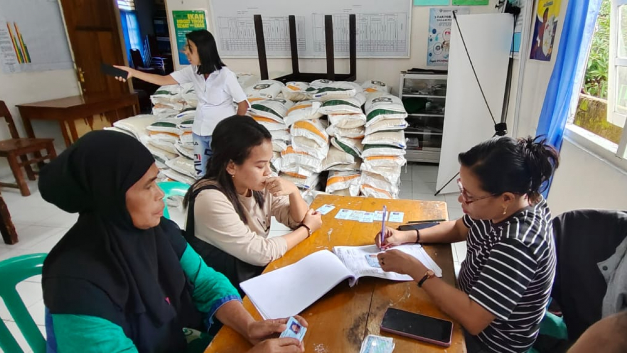 Bantuan Beras Pangan Nasional Tiba di Desa Nania untuk 377 Kepala Keluarga"