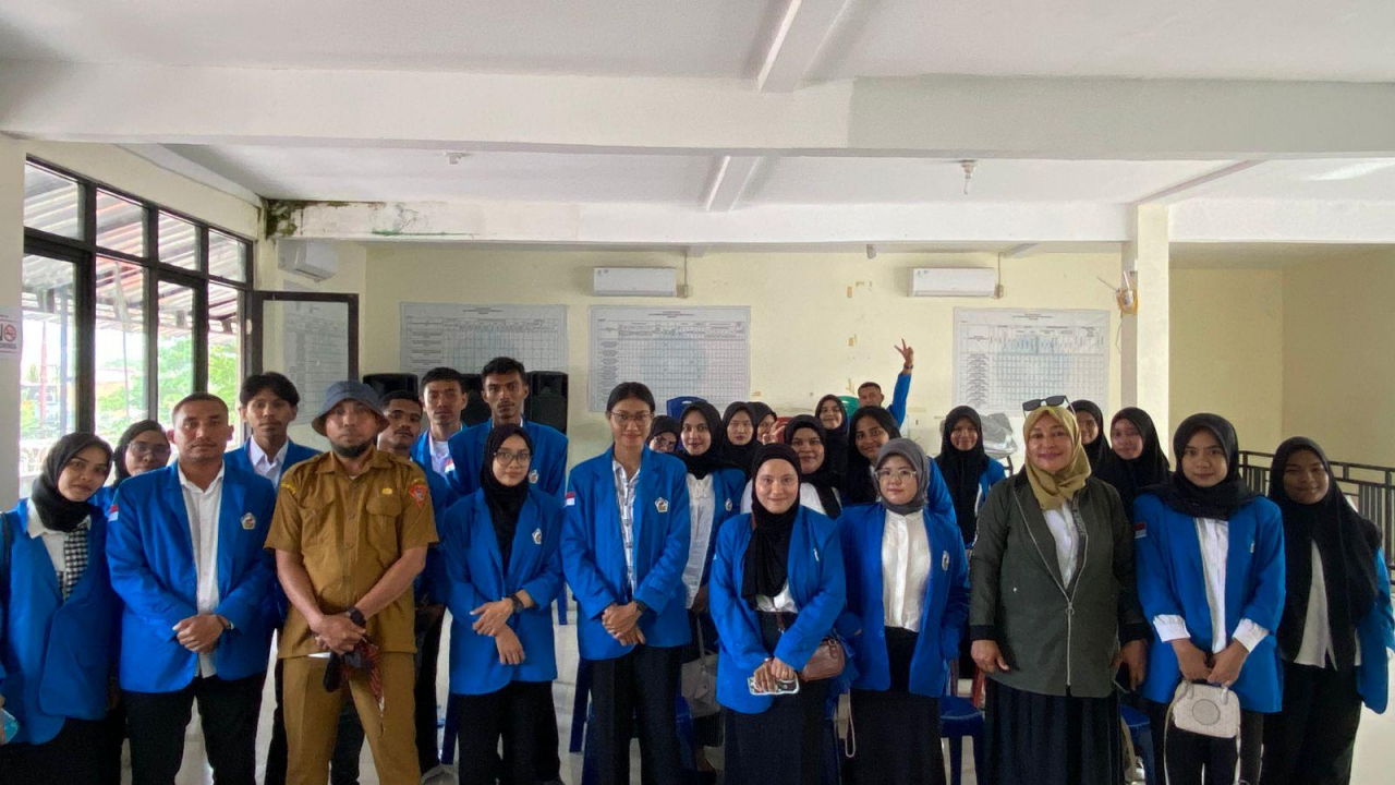 Penerimaan Mahasiswa KKN Universitas Pattimura di Desa Waiher