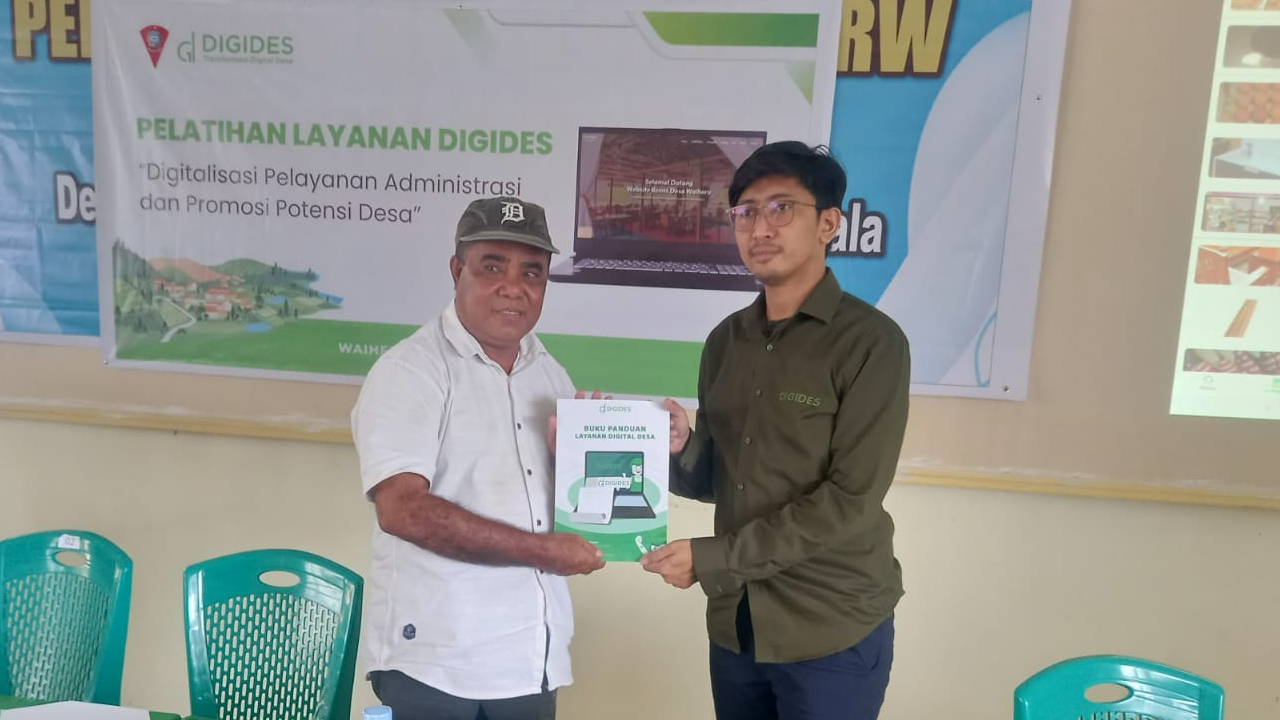 Pelatihan Aplikasi Digital di Desa Waiheru