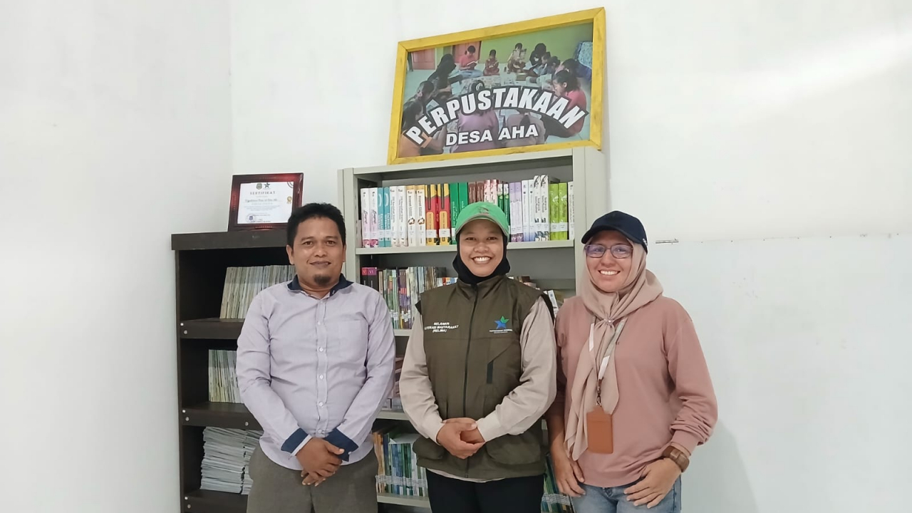 Peningkatan Literasi Desa: Kunjungan Tim Perpustakaan Daerah ke Perpustakaan Desa Aha "PADA IDI"
