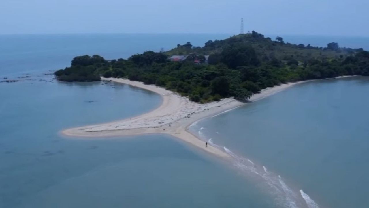 Wisata Ekor Pari Tanjung Pandanga: Surga Tersembunyi di Ujung Pantai
