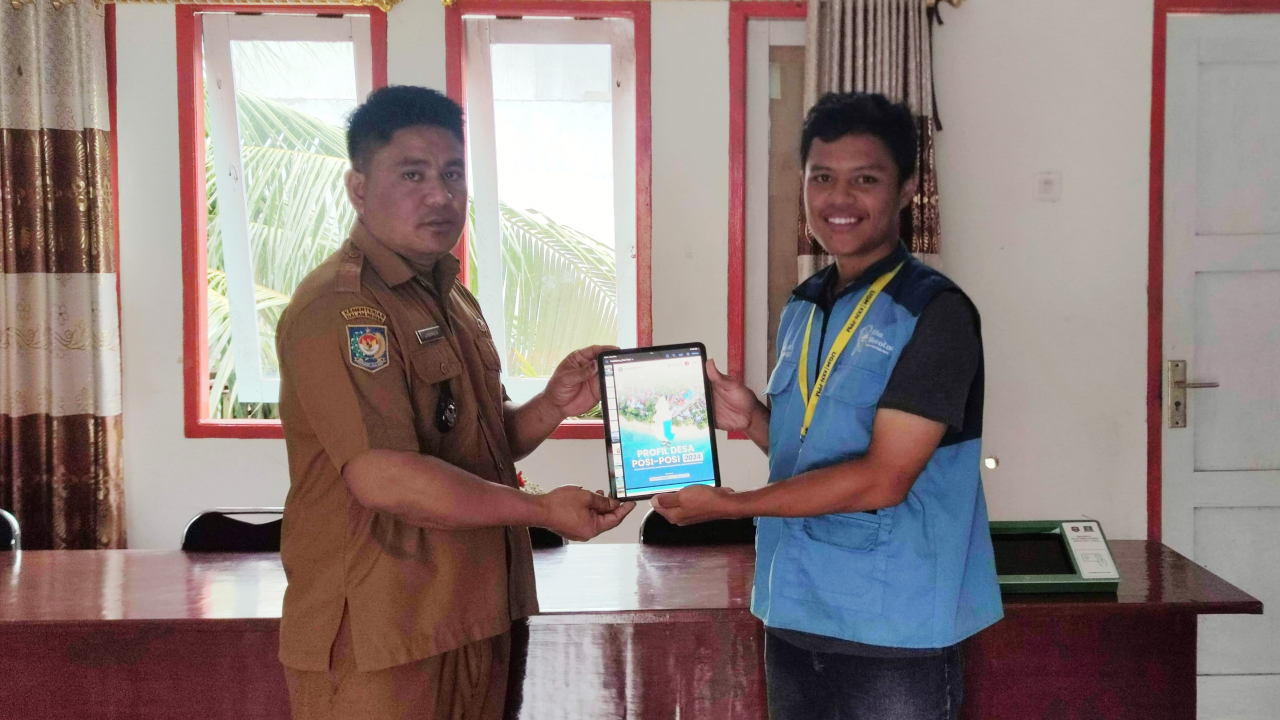 Menggali Potensi dan Karakteristik Wilayah, Mahasiswa KKN-PPM UGM Selesaikan Buku Profil Desa Posi-Posi Kecamatan Pulau Rao Kabupaten Pulau Morotai.