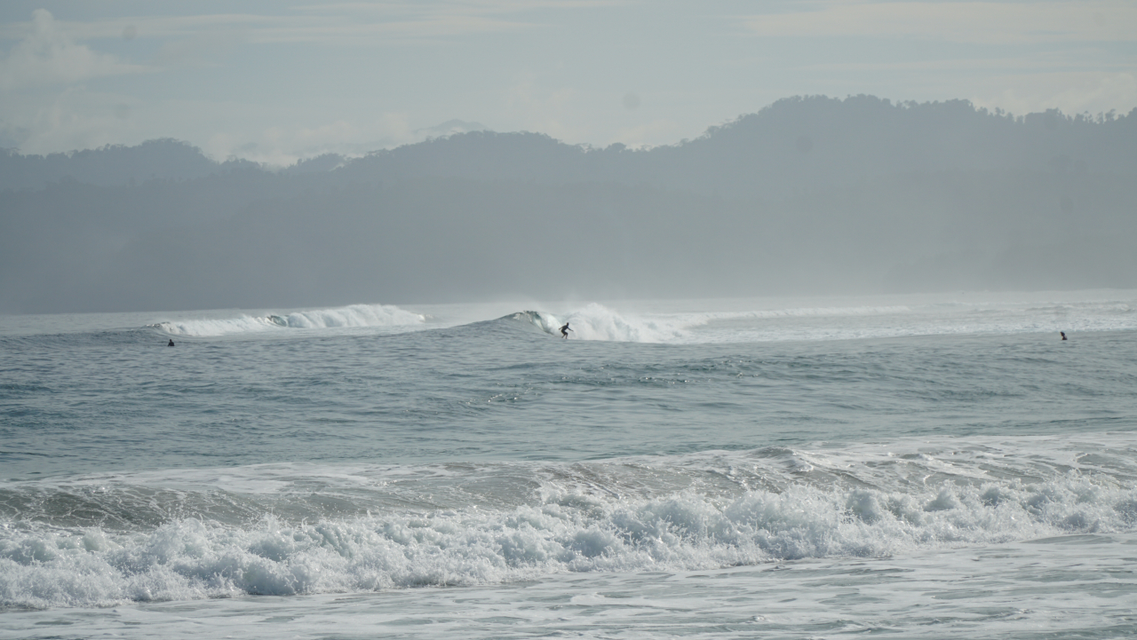 SURFING AREA BATU AYAM