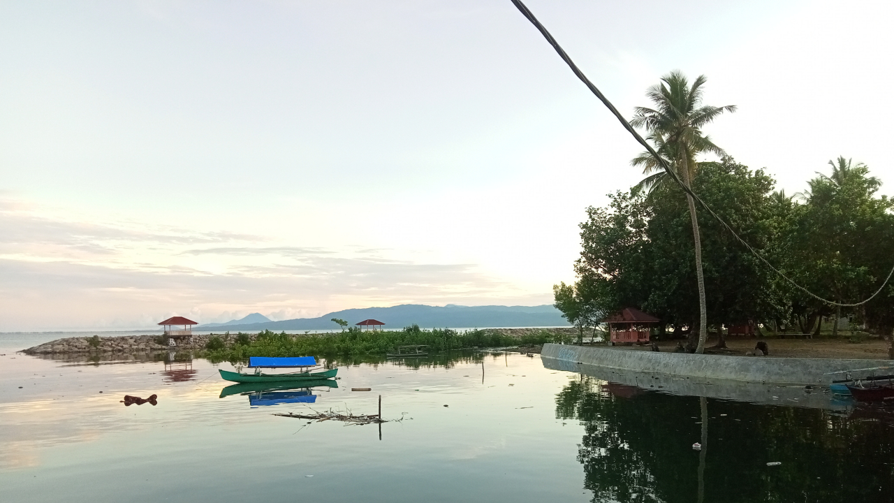 Wisata Pantai Mongtora