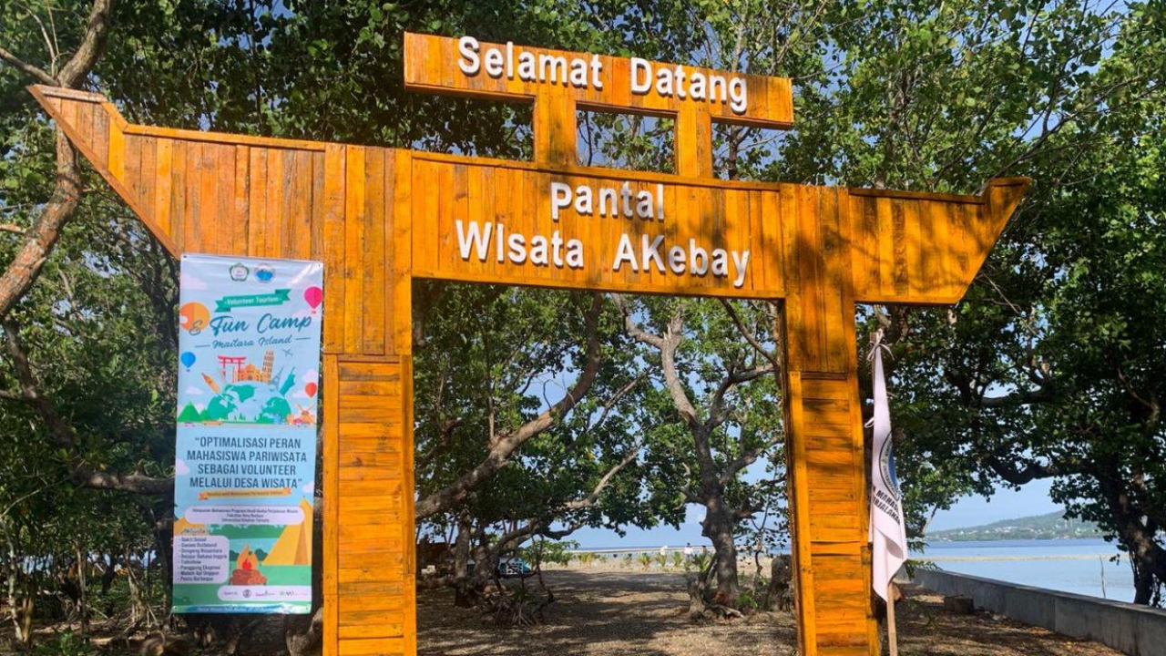 PANTAI WISATA AKEBAY