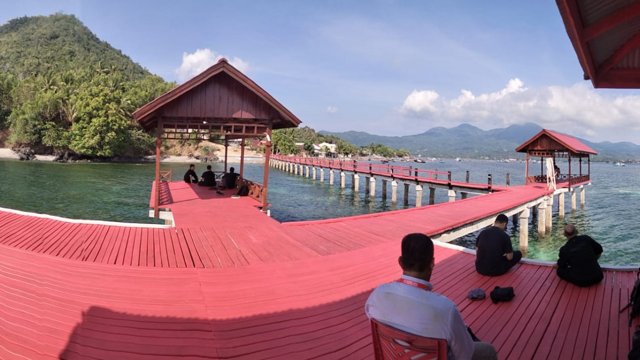 Menikmati Senja di Barimanyito, Desa Maitara Selatan: Sebuah Harapan Wisata Baru di Tahun 2025
