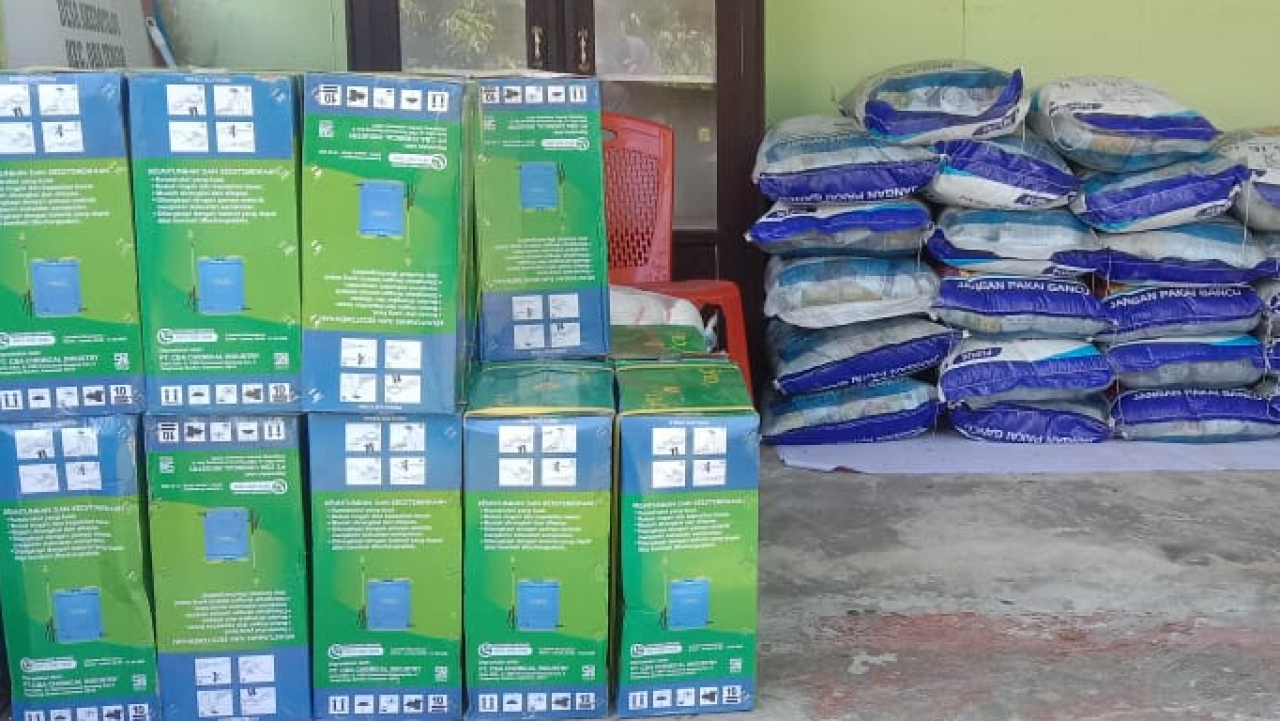 Bantuan Pupuk dan Bibit Disalurkan Kepada Petani Desa Akedotilou