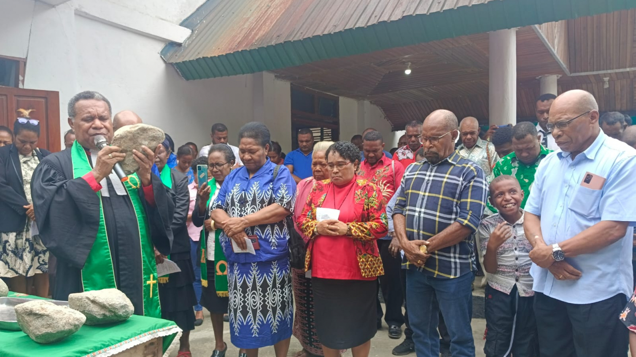 Peletakan Batu Pertama Gedung Gereja GKI Bethania Sosiri