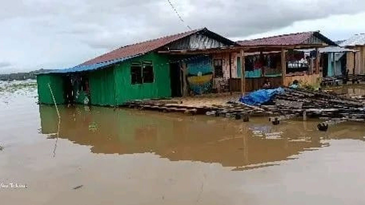 "Hujan Guyur Jayapura, Air Danau Sentani Kembali Meluap"