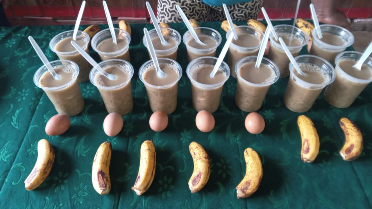 Pemberian Makanan Tambahan (PMT) untuk Bayi Balita di Kampung Sosiri