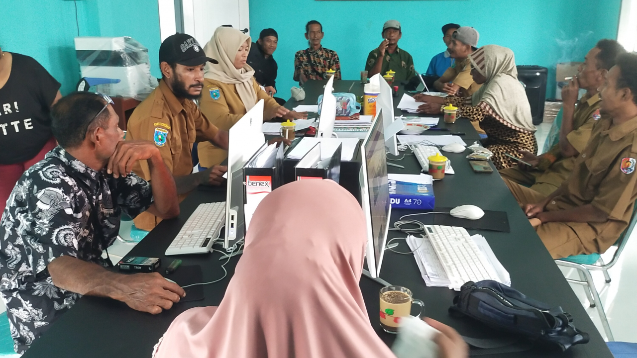 Diskusi perkembangan kampung
