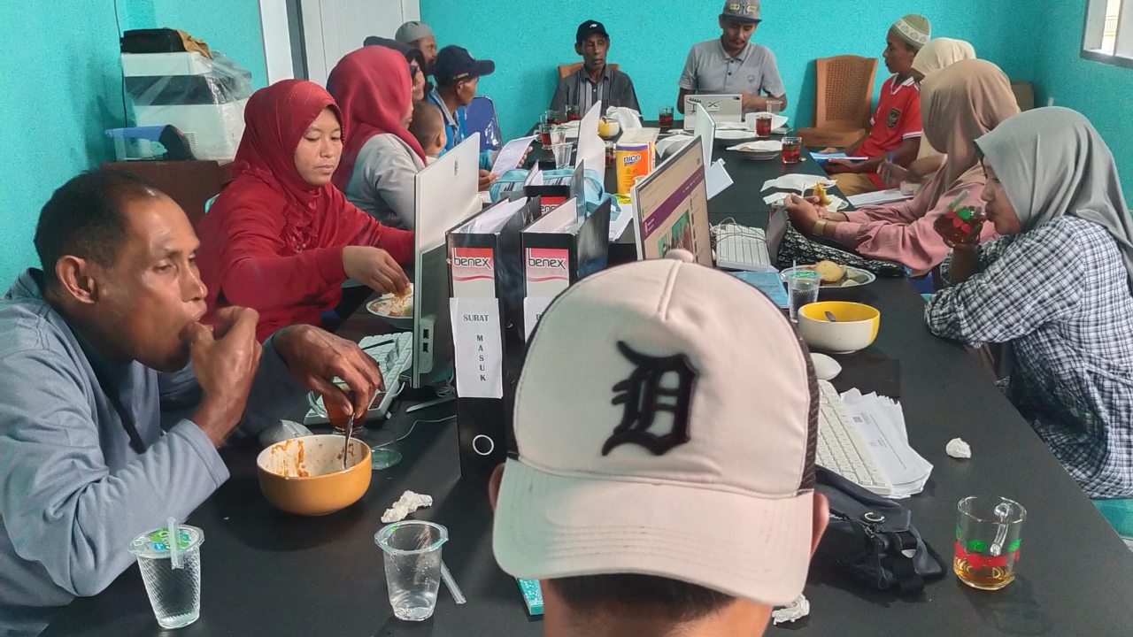 Muskamsus koperasi merah putih