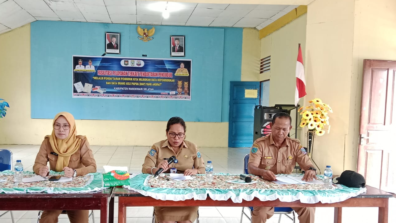 SOSIALISASI DAN FASILITASI DATA KEPENDUDUKAN OLEH DINAS DUKCAPIL PAPUA BARAT DI KAMPUNG SIDOMULYO