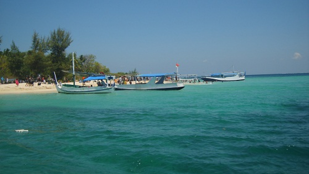 Pantai Saur Pulau Sapeken