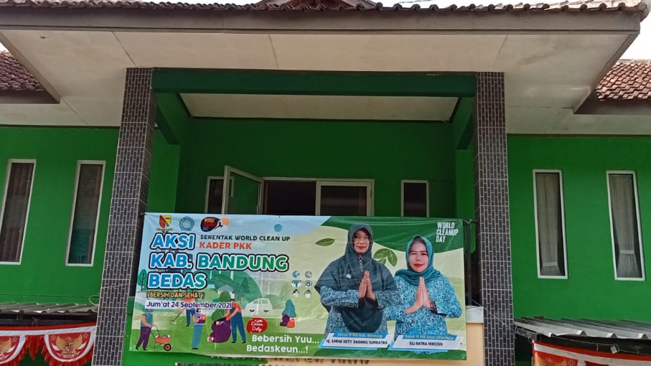 Kerjabakti Kebersihan Lingkungan di Desa Ciheulang
